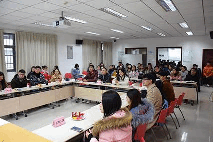说明: E:\桂恒俊辅导员工作\其它\新闻\太阳集团tyc33455-奋斗的青春最美丽——武汉部属高校人文社科类研究生国奖获得者分享会成功举办\太阳集团tyc33455-奋斗的青春最美丽——武汉部属高校人文社科类研究生国奖获得者分享会成功举办——请置于第二段前.jpg